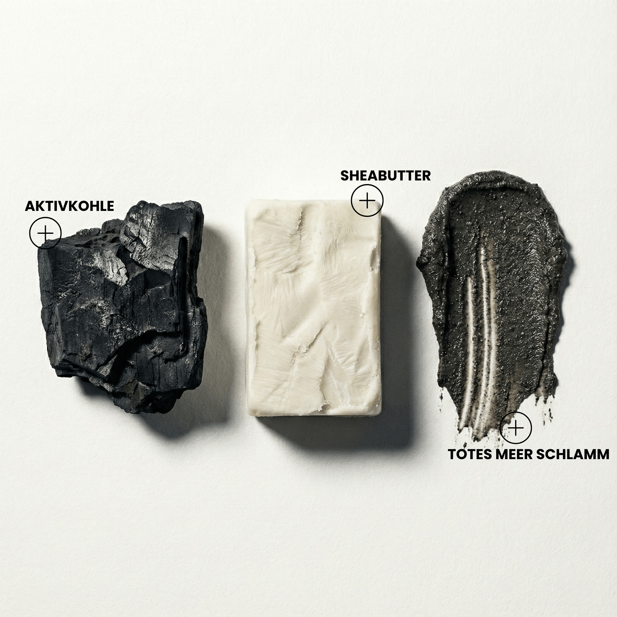 Niederlegung der drei wichtigen Inhalte der VA1 Core Bar Seife. Beinhaltend Aktivkohle, Sheabutter und Totes Meer Schlamm für eine effektive Reinigung ohne einzutrocknen.